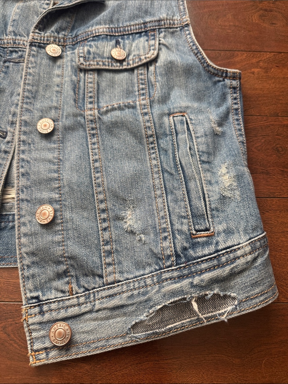 American Eagle Distressed Light Wash Denim Vest - Picture 2 of 8